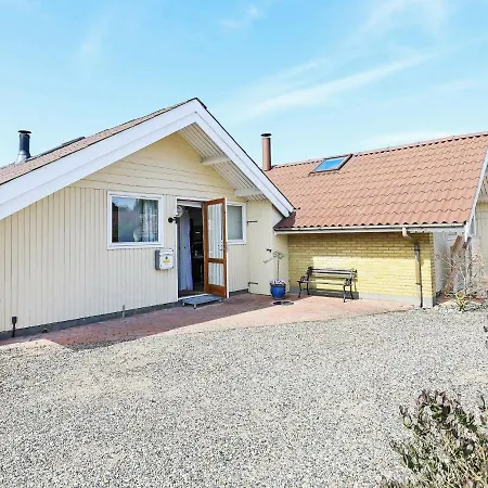 4 Person Holiday In 度假居 Askeby