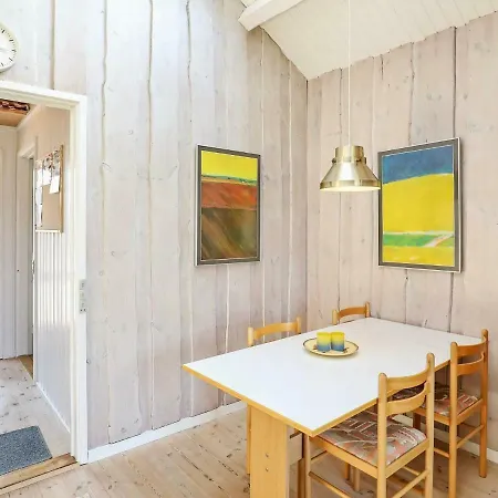 度假居 4 Person Holiday In